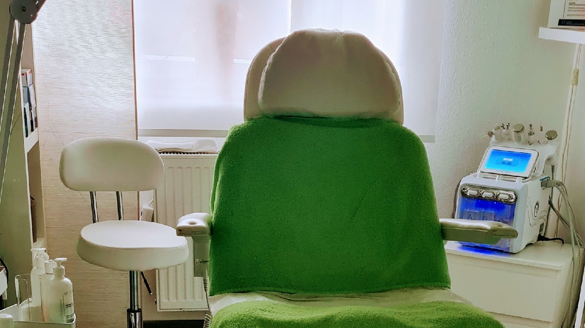 Kosmetikstudio Fußpflegestudio Fußpflegeschulung Permanent make up Hautnah Vorsfelde