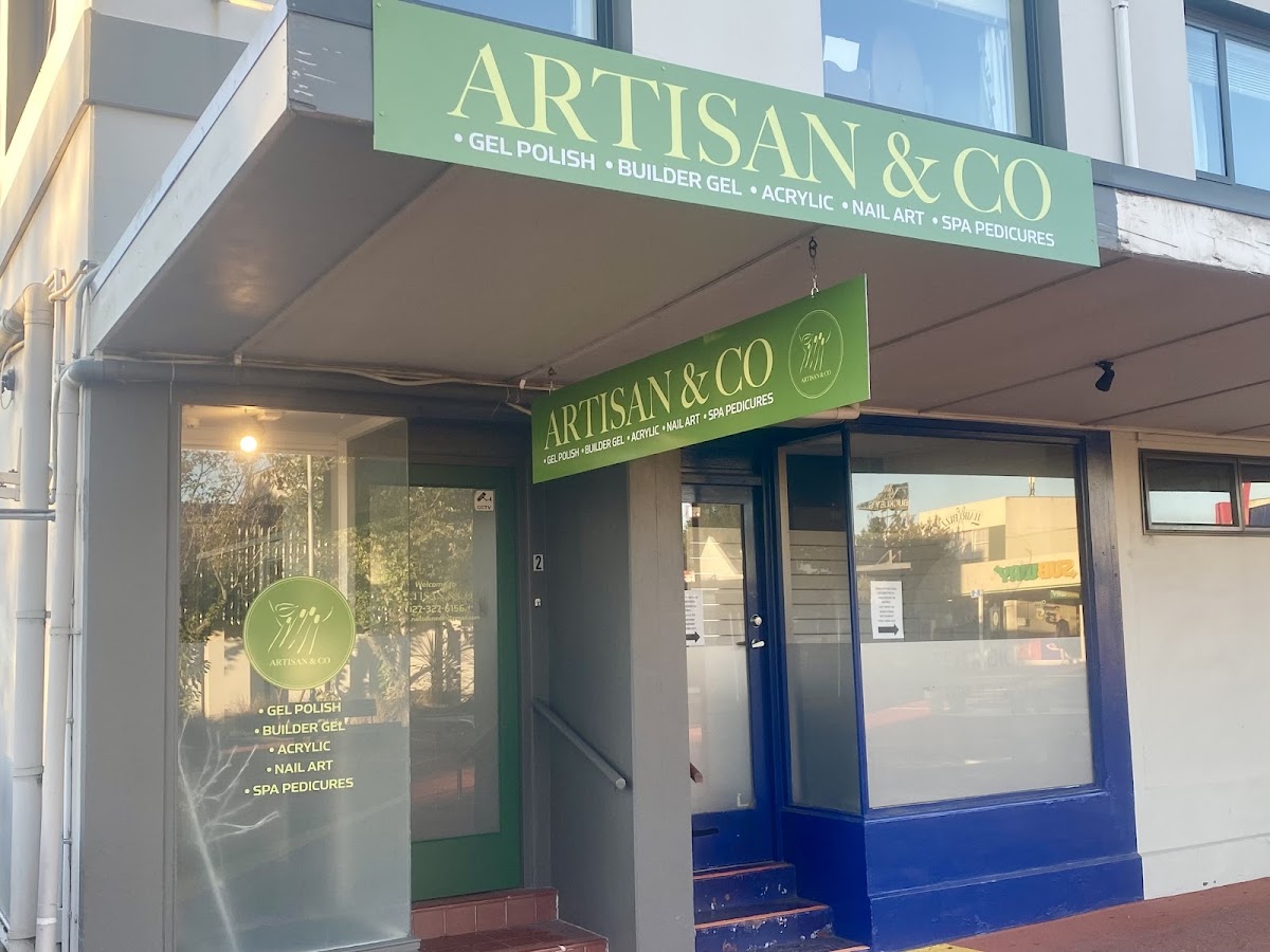 Artisan Nails