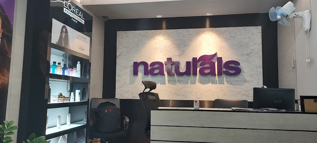 Naturals Salon