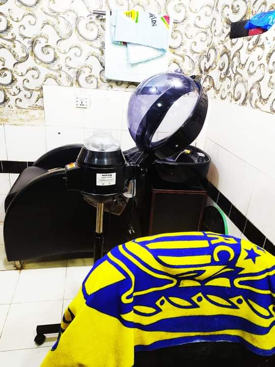 SM Gents Parlour