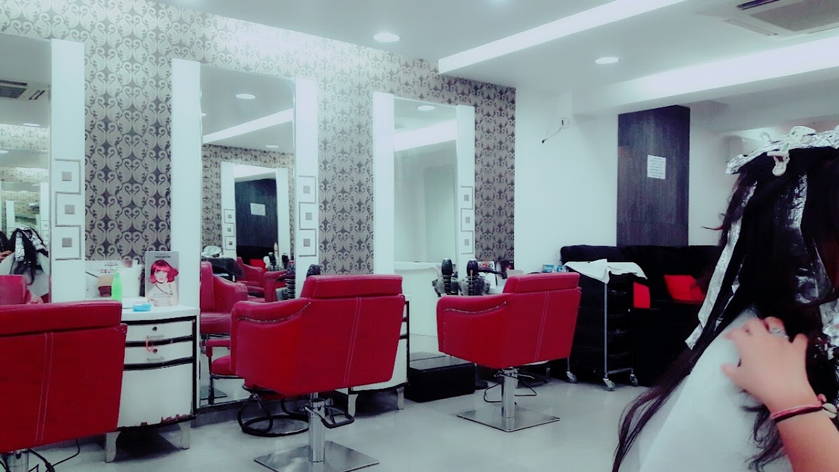 Looks Salon