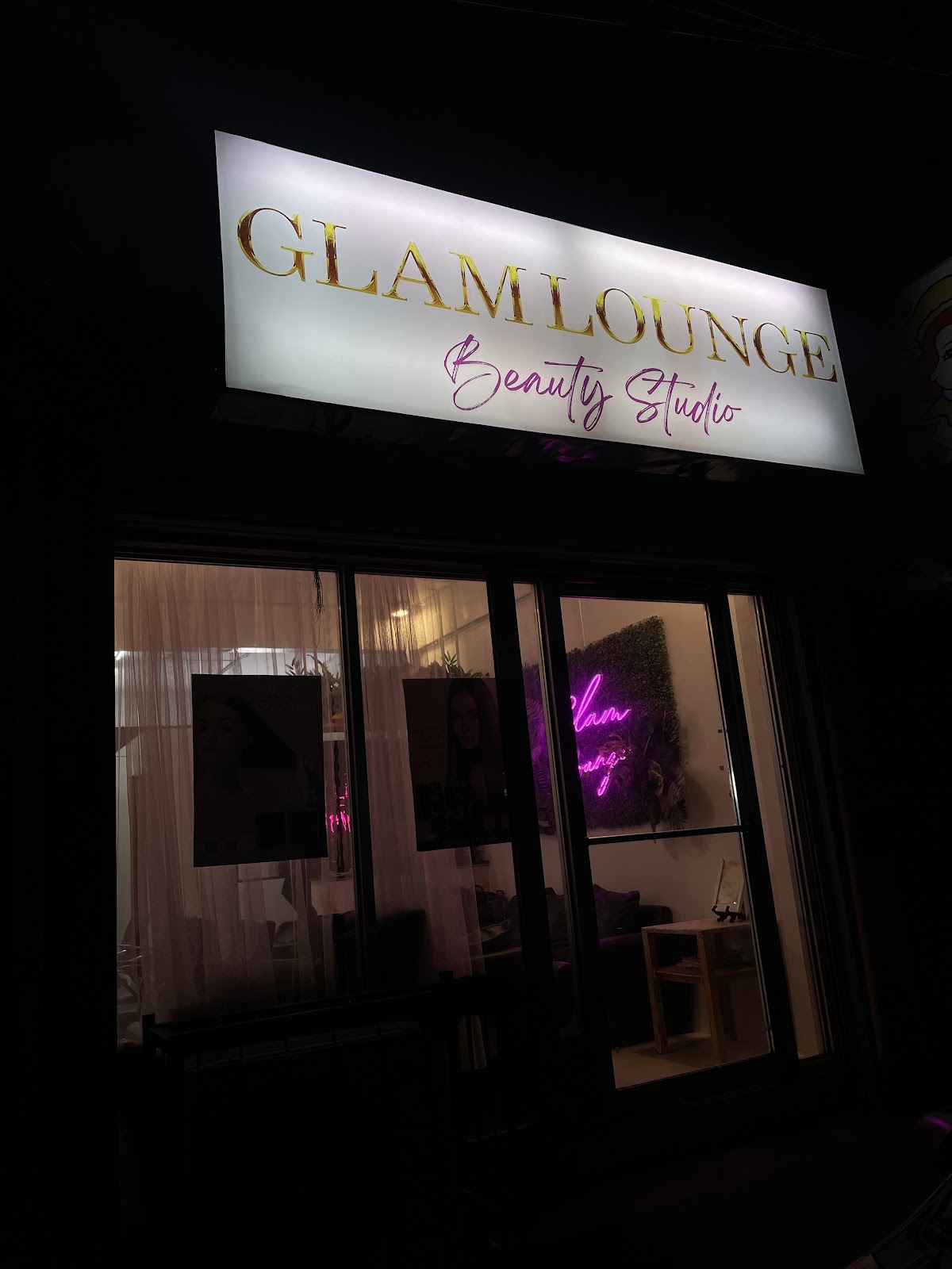 Glam Lounge