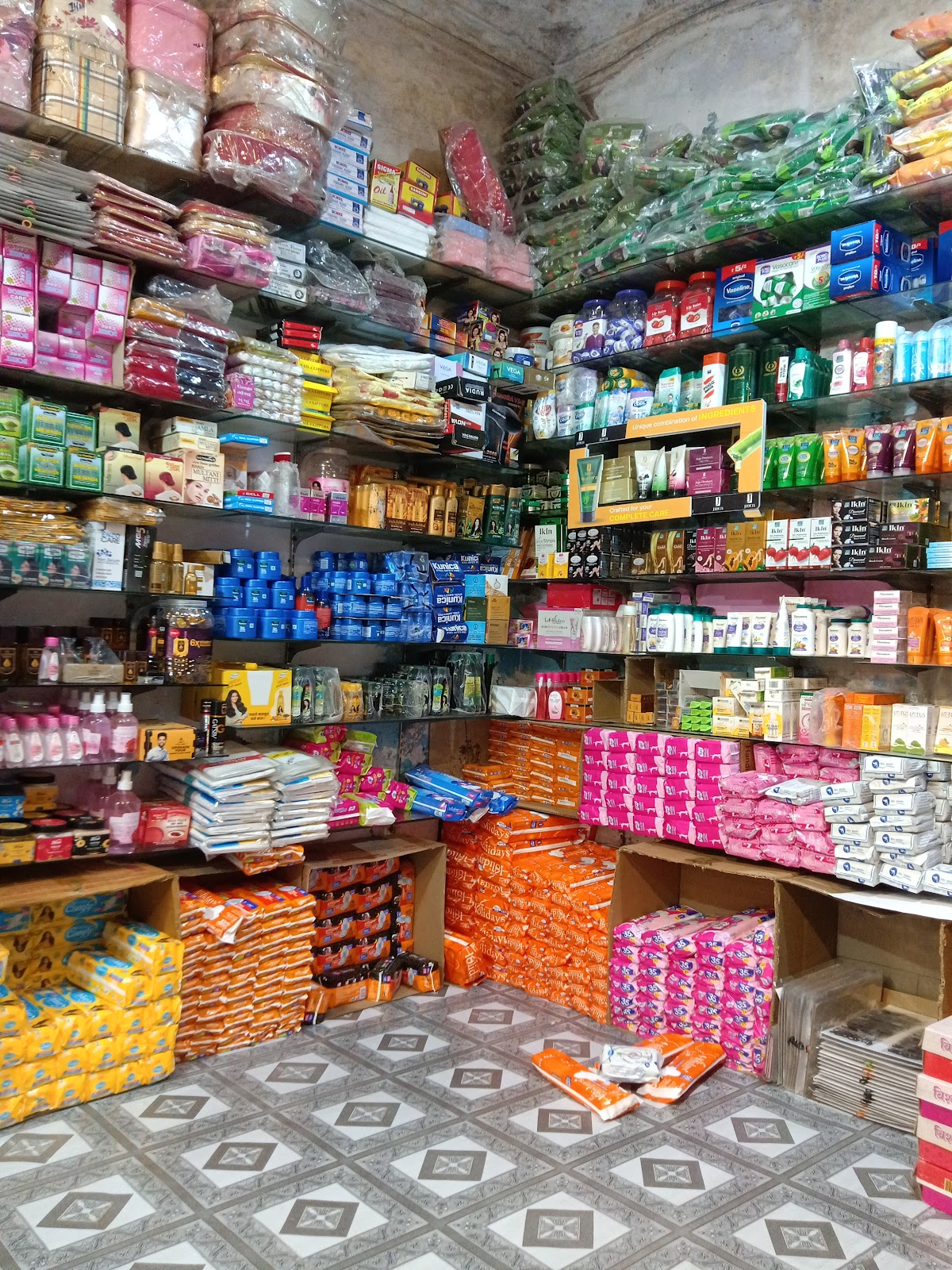 Muskaan Cosmetic and All Type Bangles