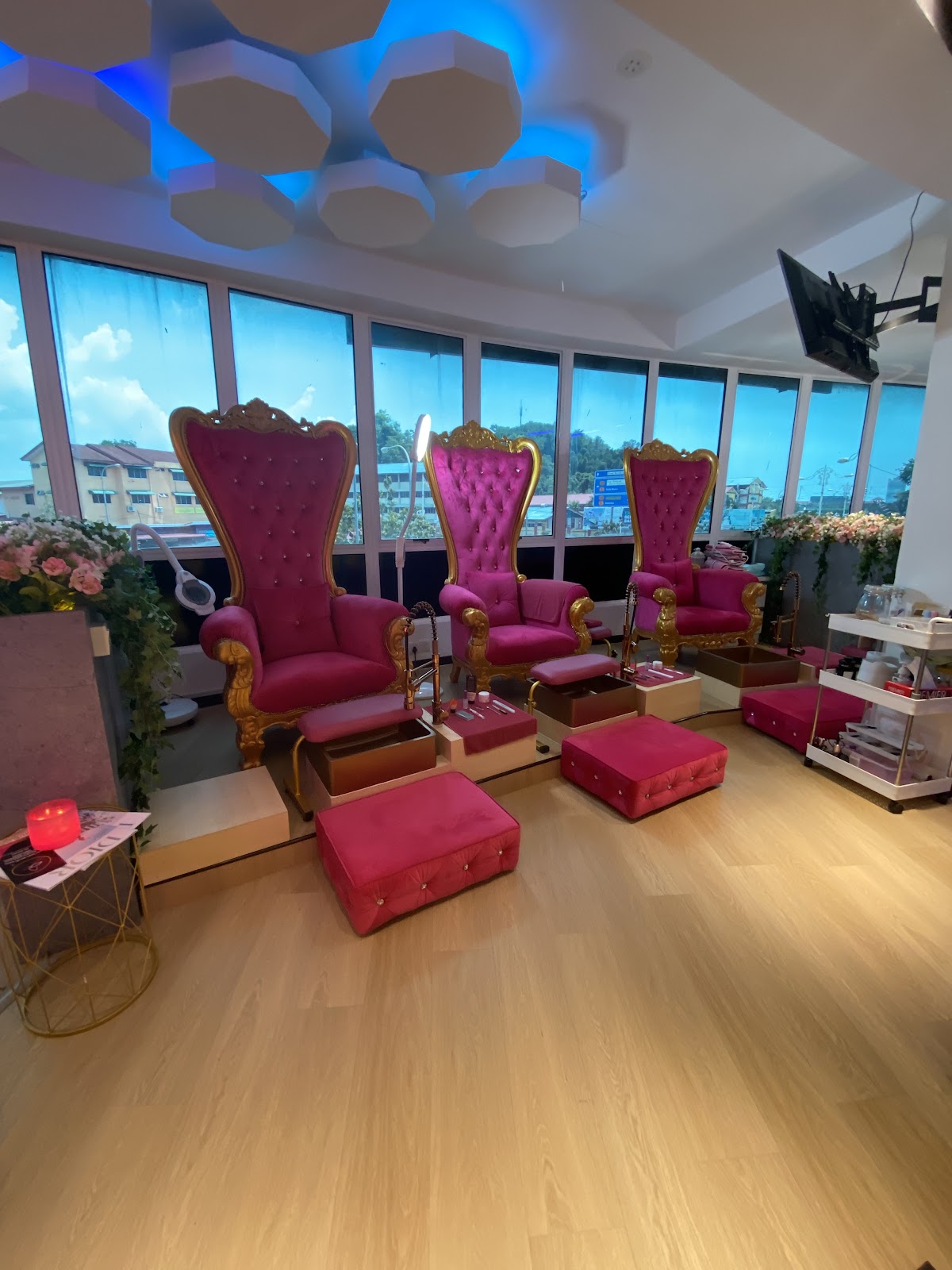 SWEET PINKY BEAUTY HOUSE