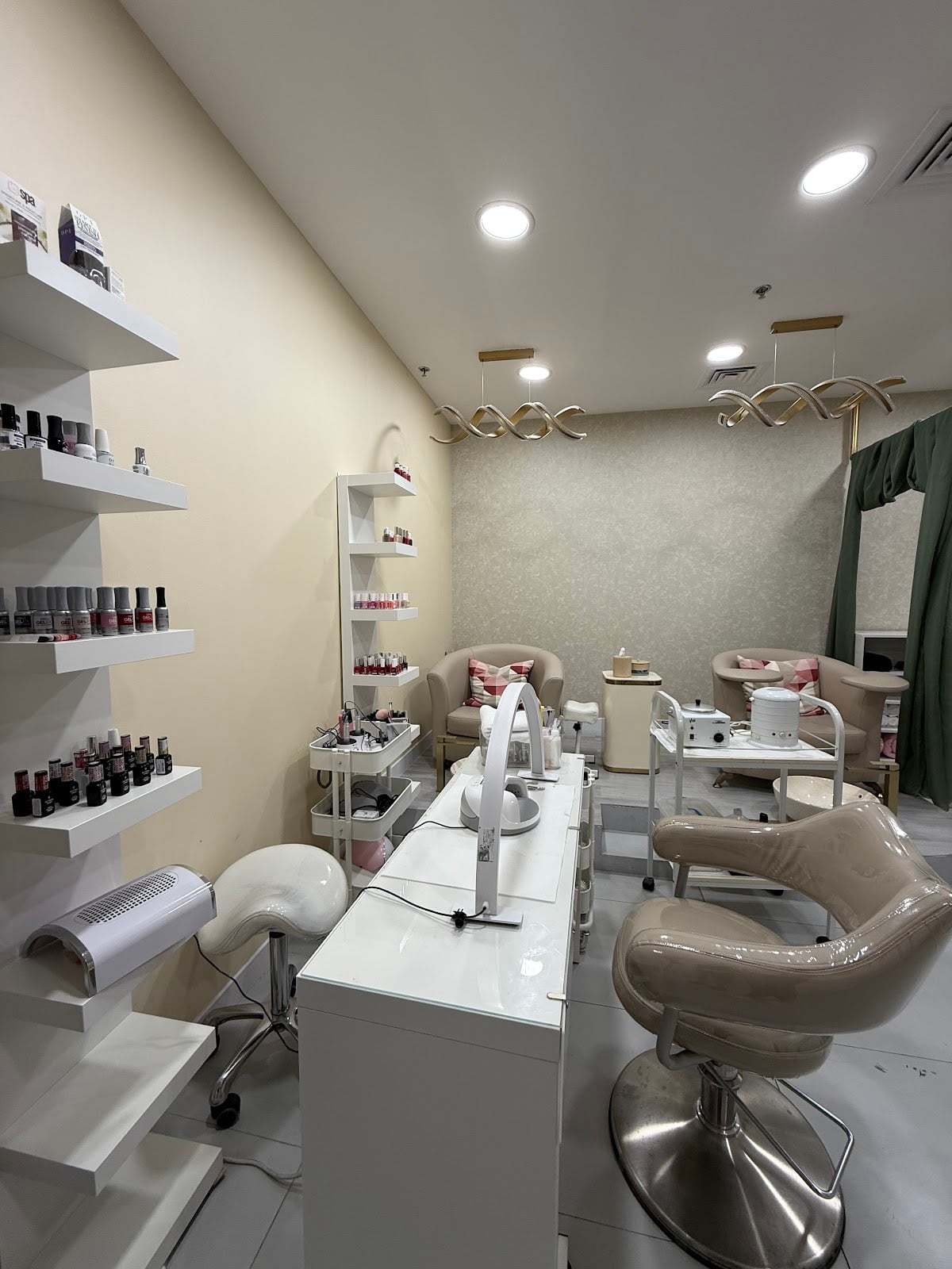 Moora Beauty Saloon