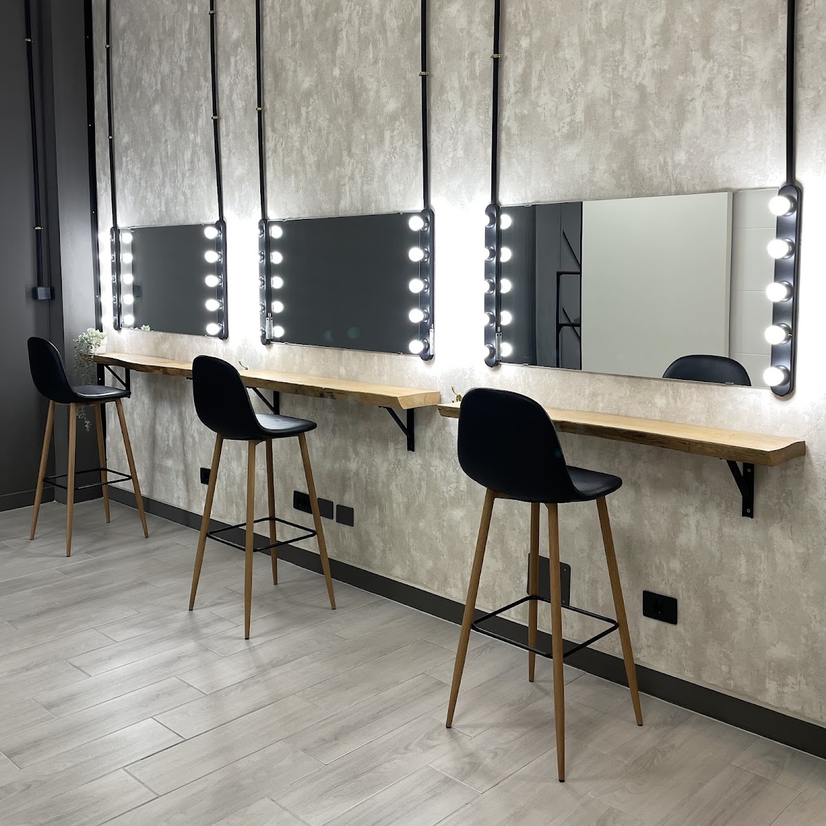 THE ROOM Beauty Studio