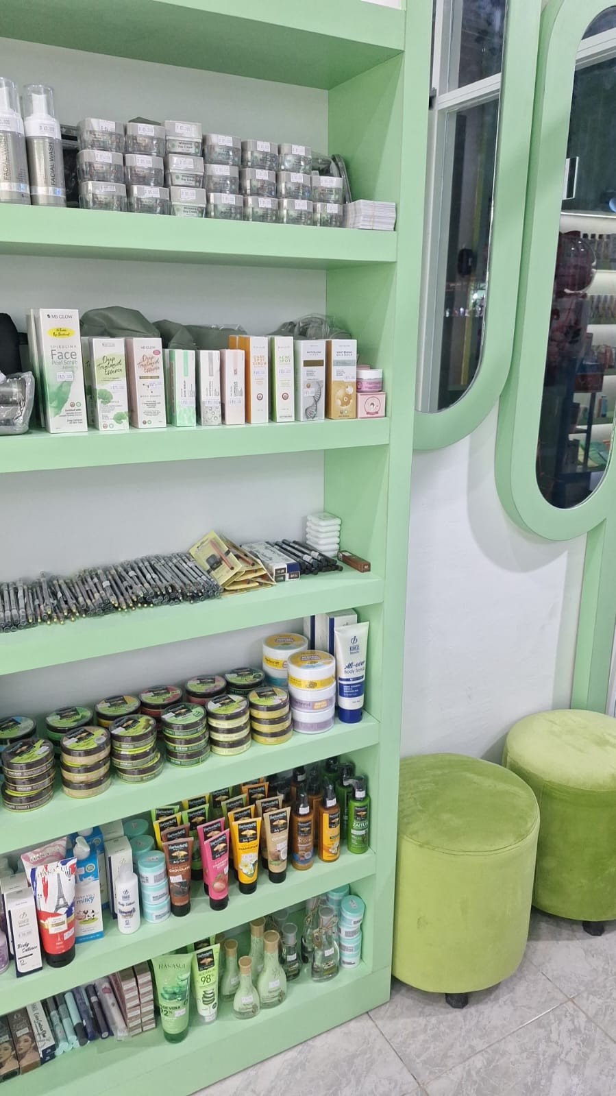 Bee Pretty Cosmetic Store