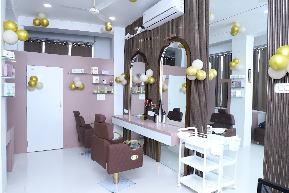 Reema's Unisex Salon & Makeover