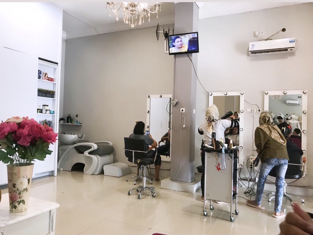 Viola Salon dan Sanggar Rias