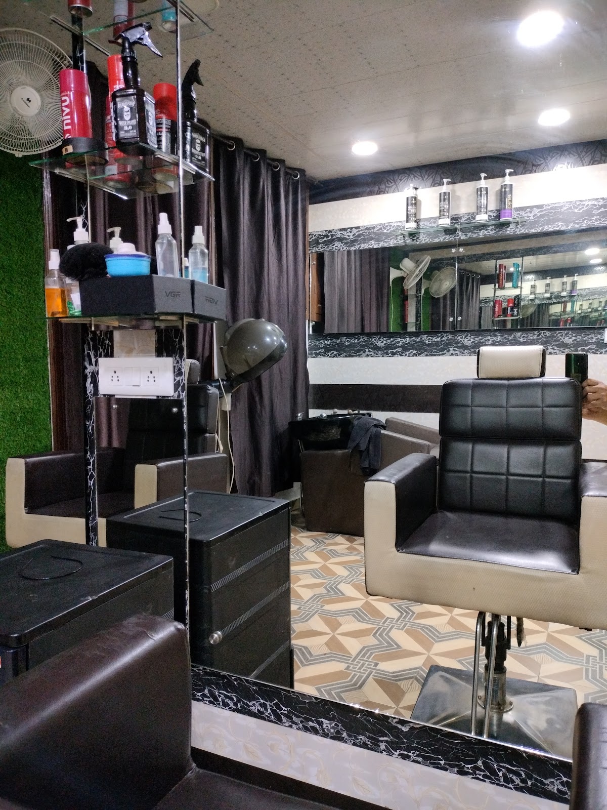 Mehak Ladies Salon and Make-up Studio