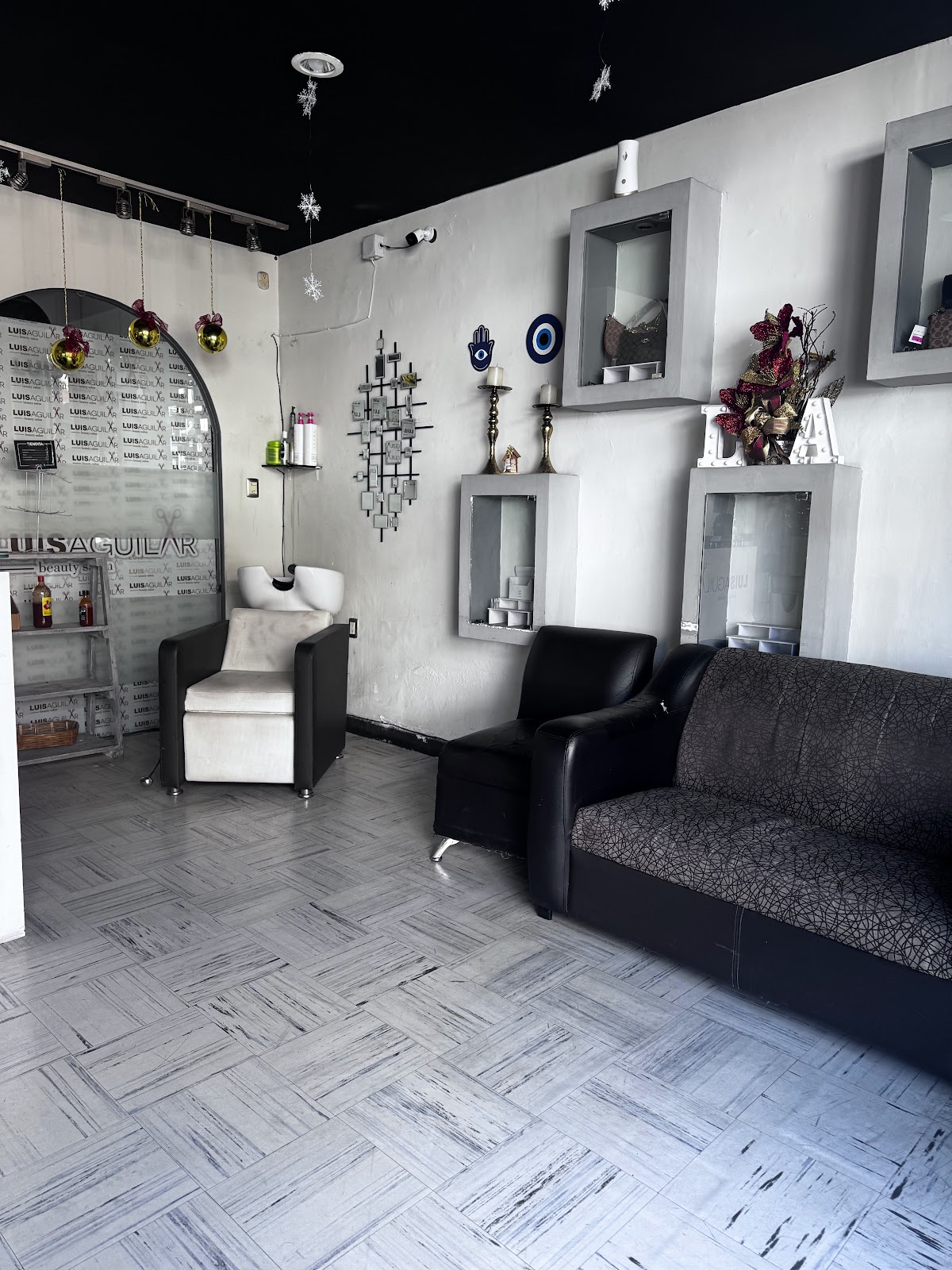 Luis Aguilar Beauty Salon