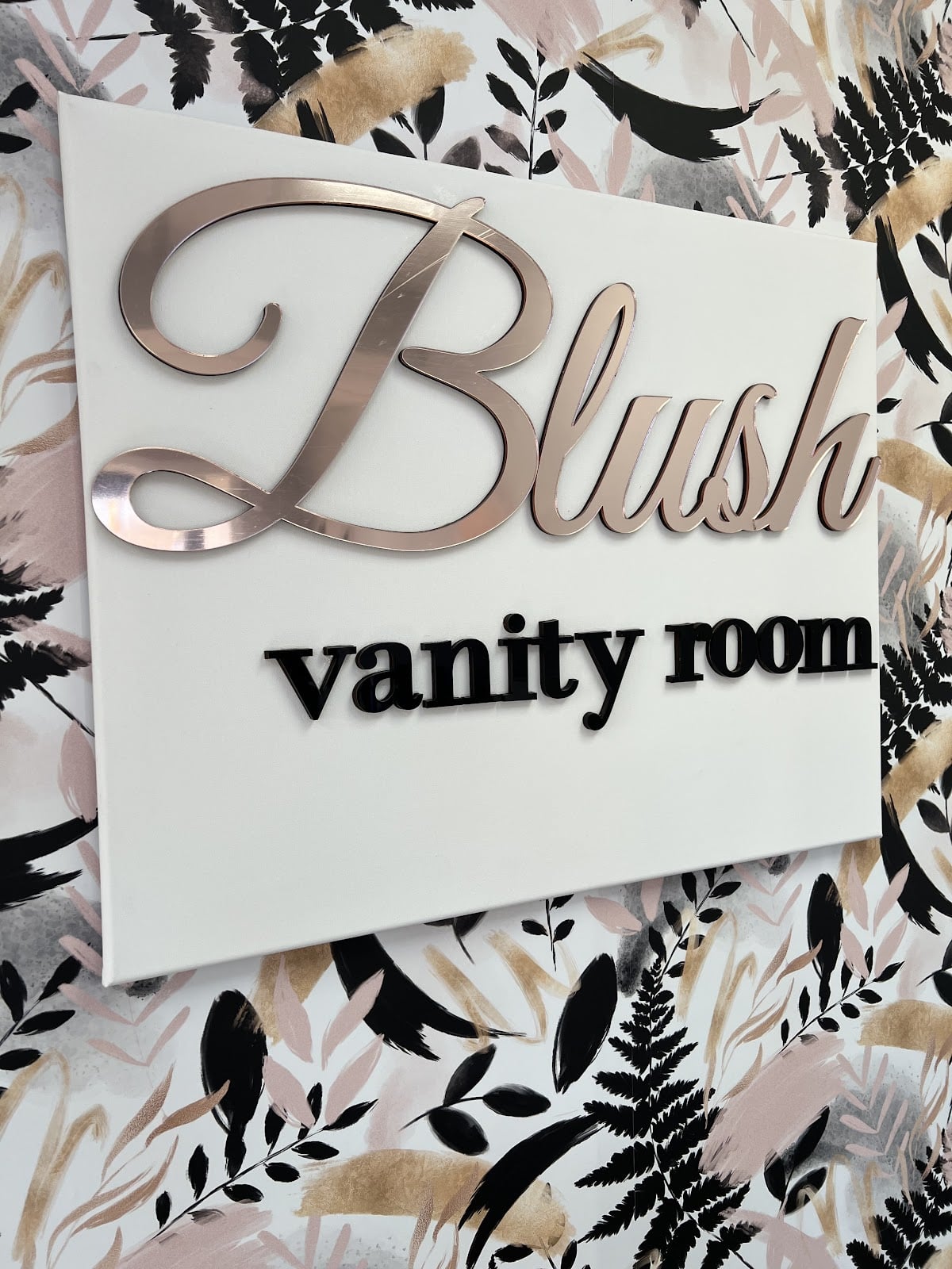 BLUSH vanity room