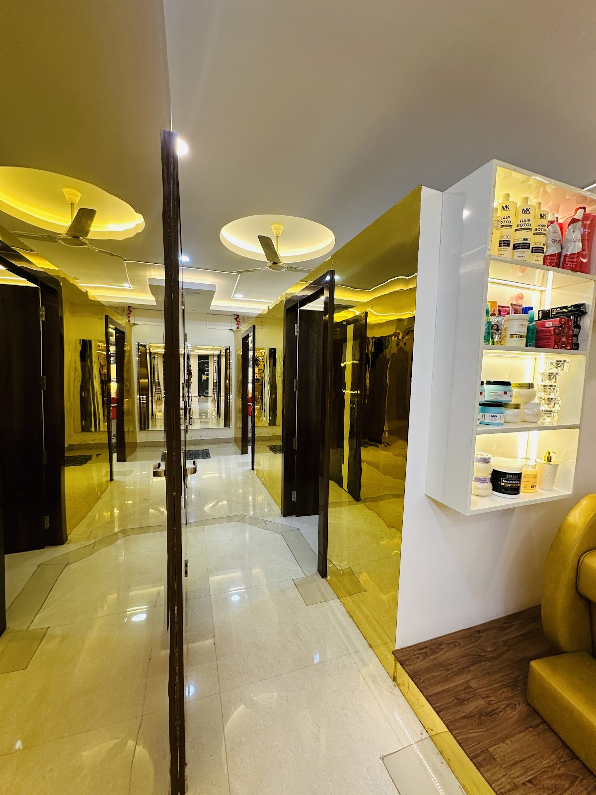 RICHFEE Professional Salon & Make-up Studio