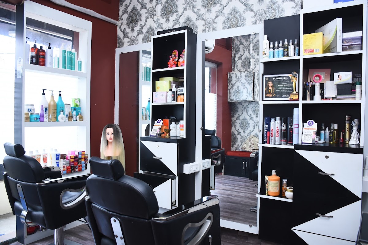 Trendzz Beauty Salon & Makeup Studio