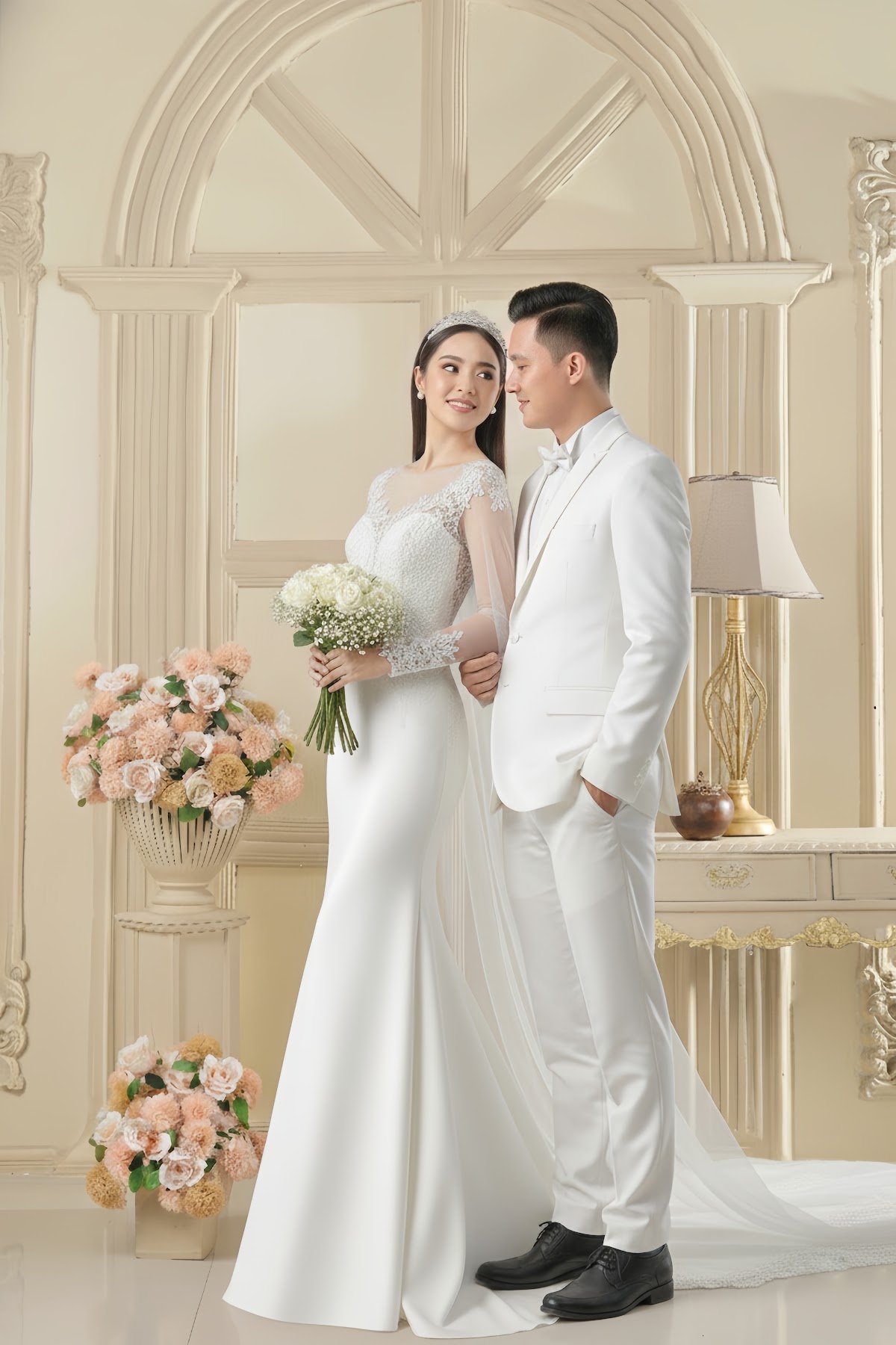CLARIA Photo Studio Makeup & Gown