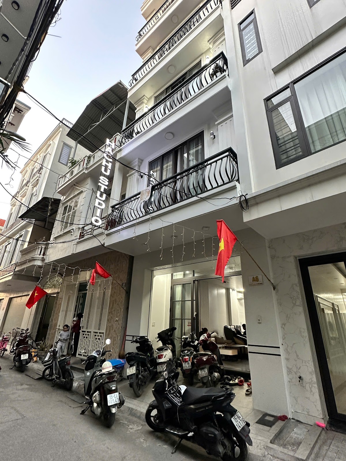 Ha Chu Makeup & Studio Hai Phong