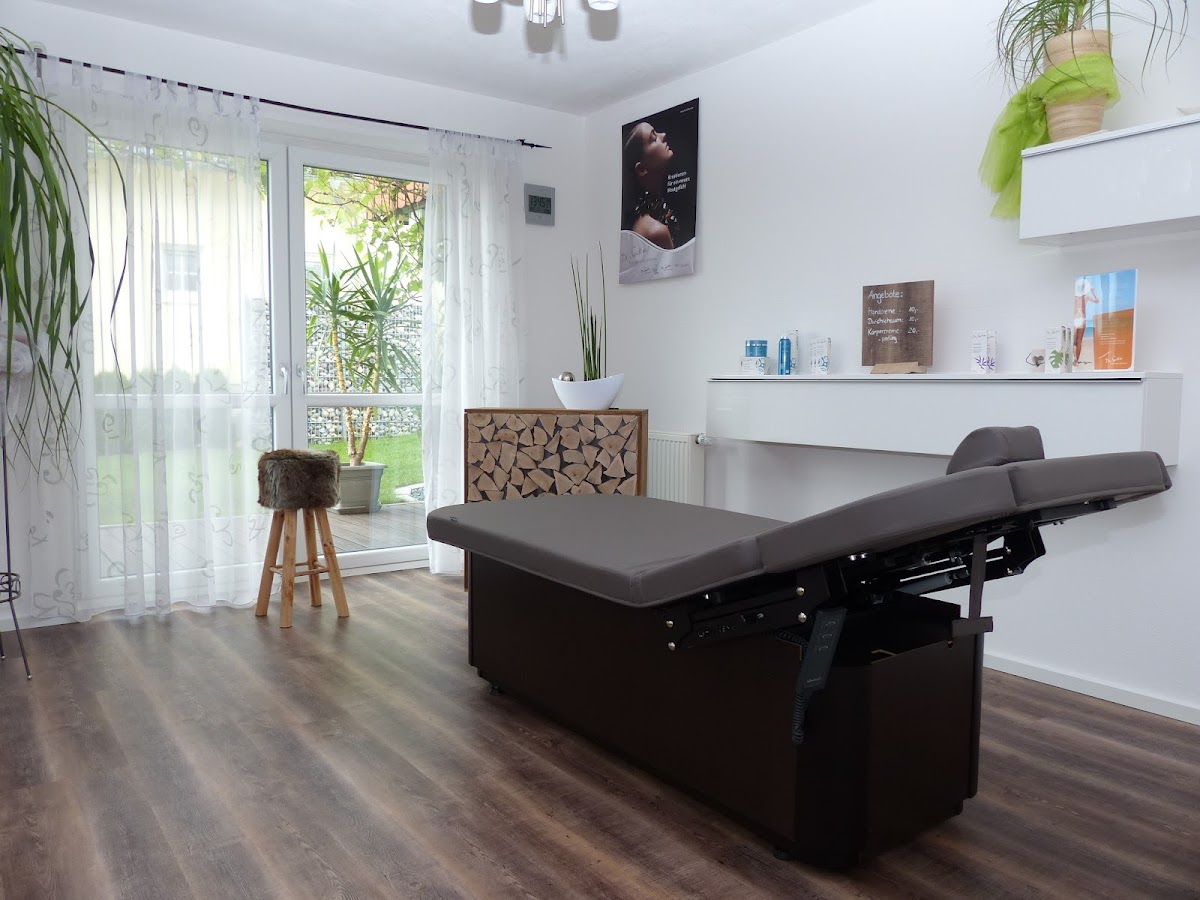 cosmetic studio beauty & more