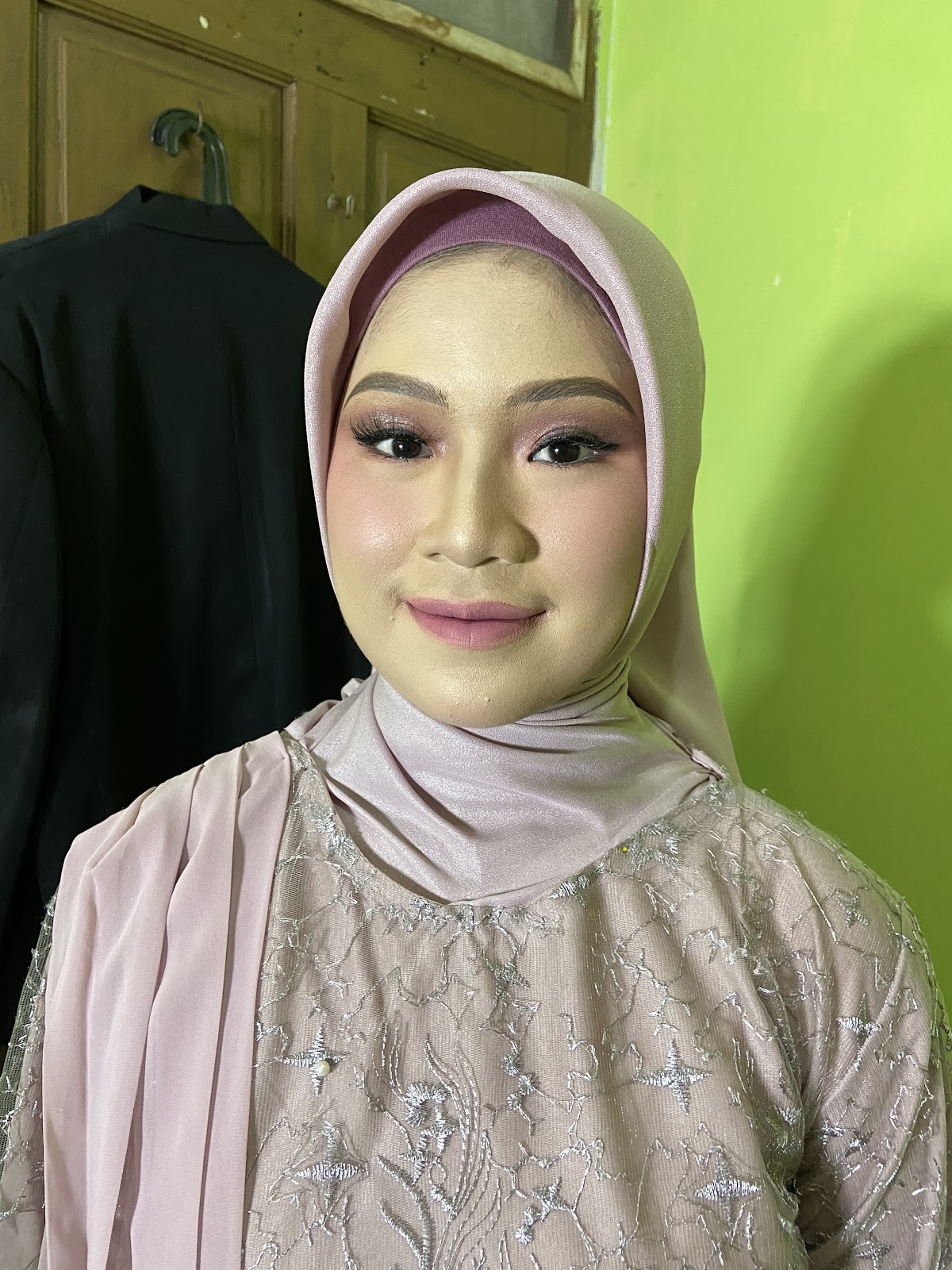 Makeup Wisuda Jakarta - Quinn House