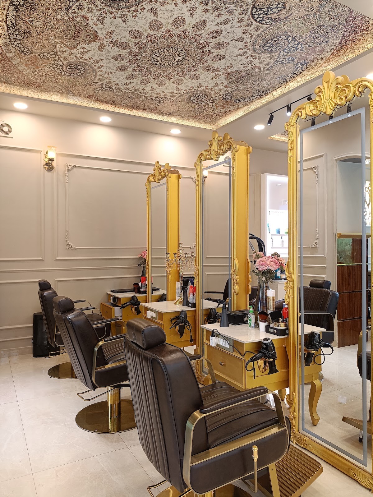 Hair Masters Luxury Salon Bareilly