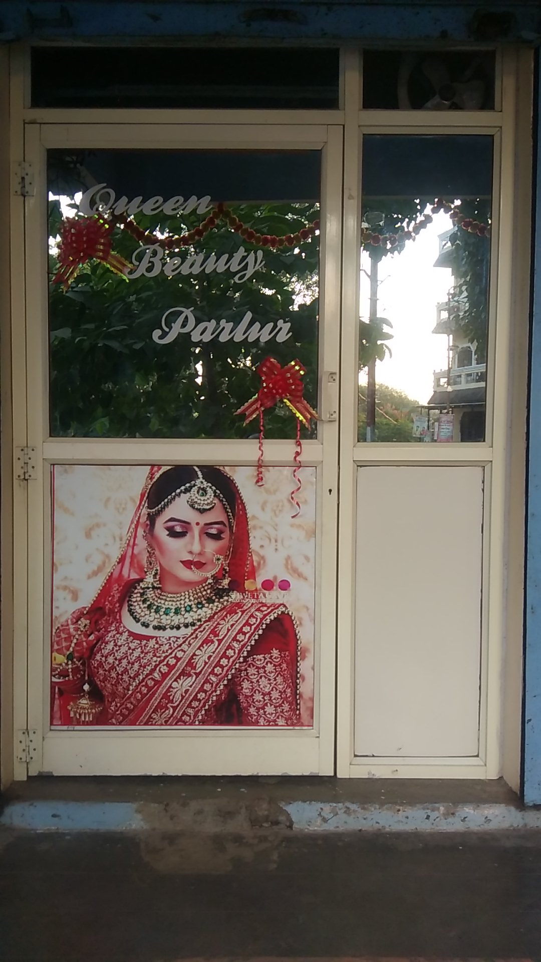 Queen Beauty Parlour