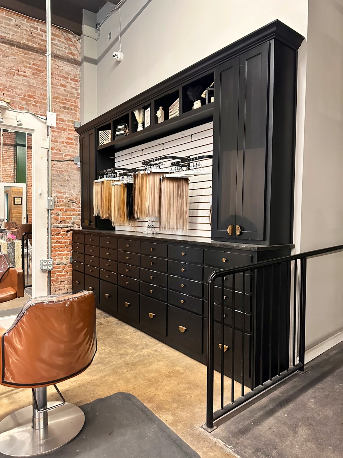 On The Avenue Salon and Blowout Bar