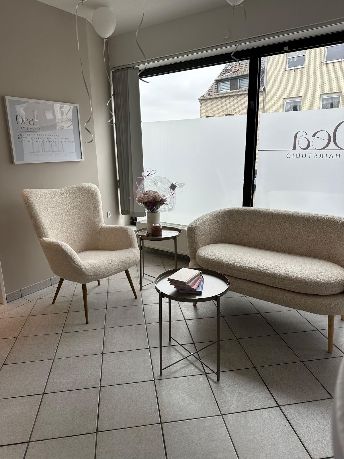 LaDea Cosmetic & Makeup Studio