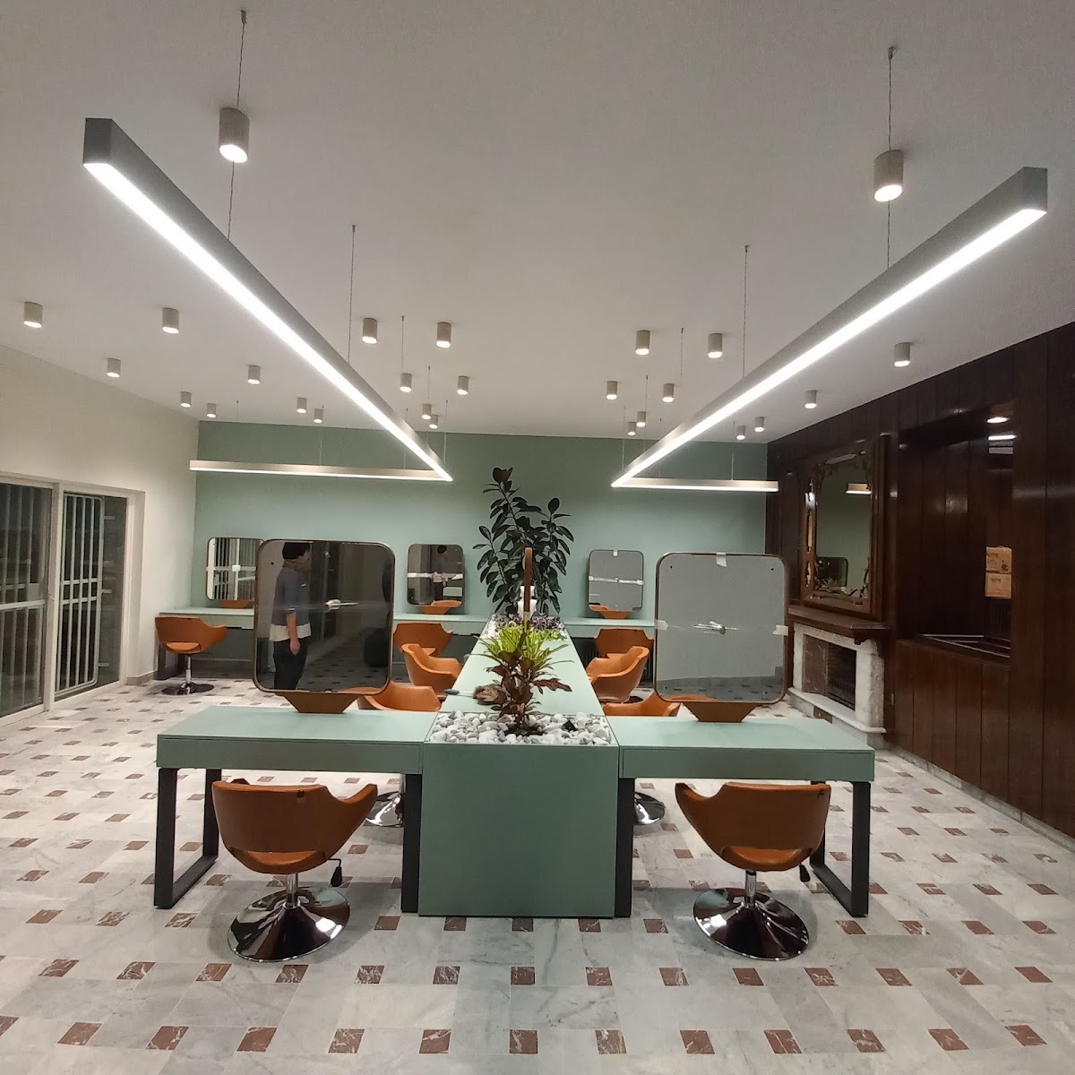 Maryam Roshan Beauty Salon