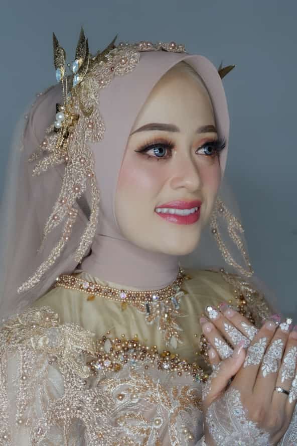 Nitarin Beauty House Makeup & Brownlashes