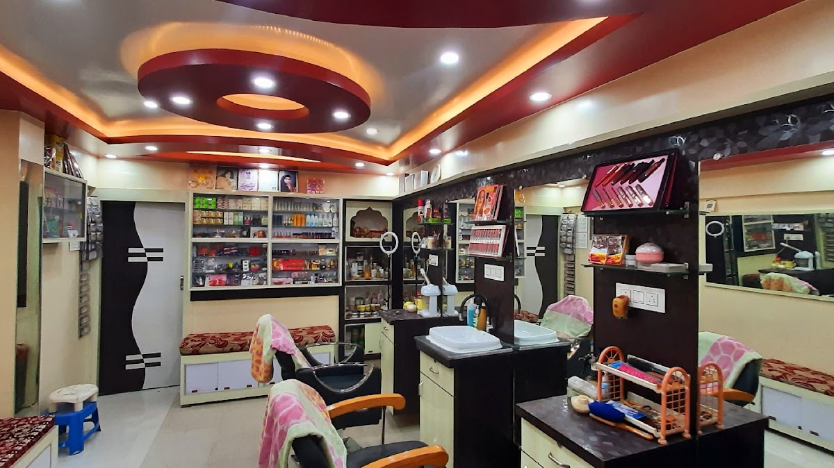 Mona Lisa Beauty Parlour