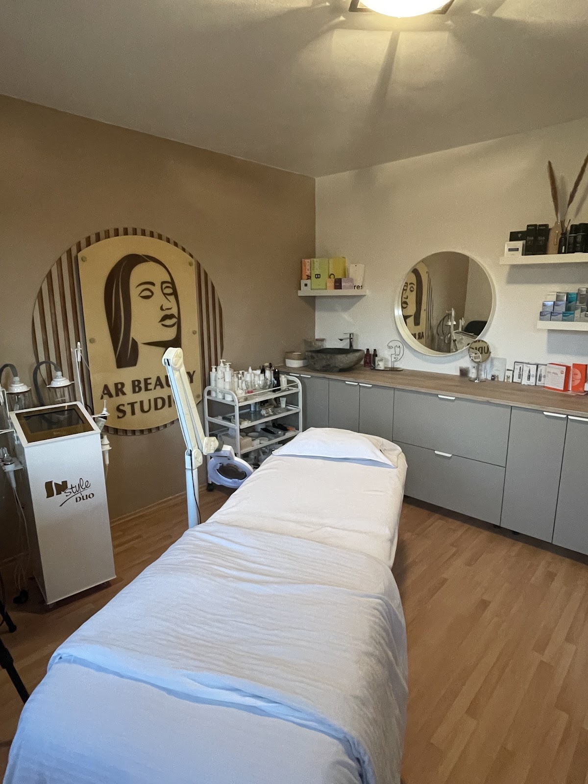 AR Beauty Studio
