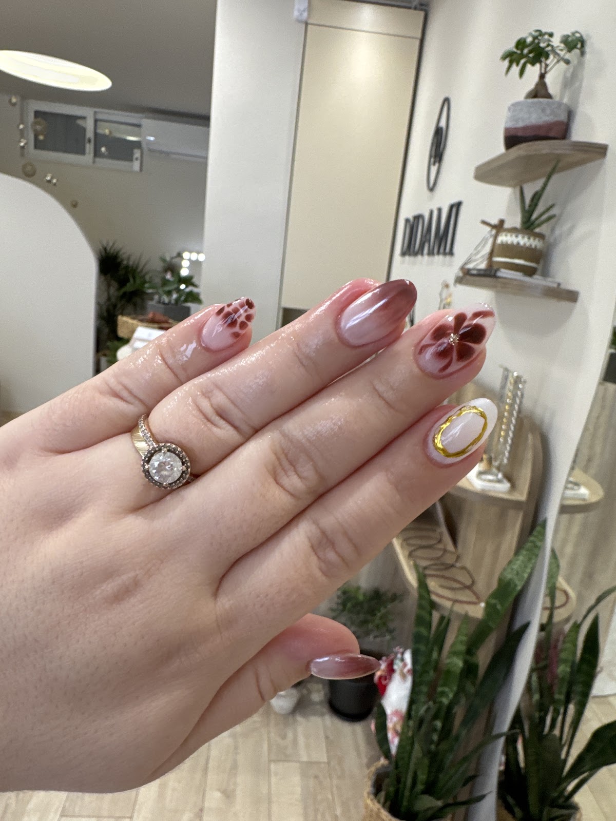 DIDAMI nails make up brows