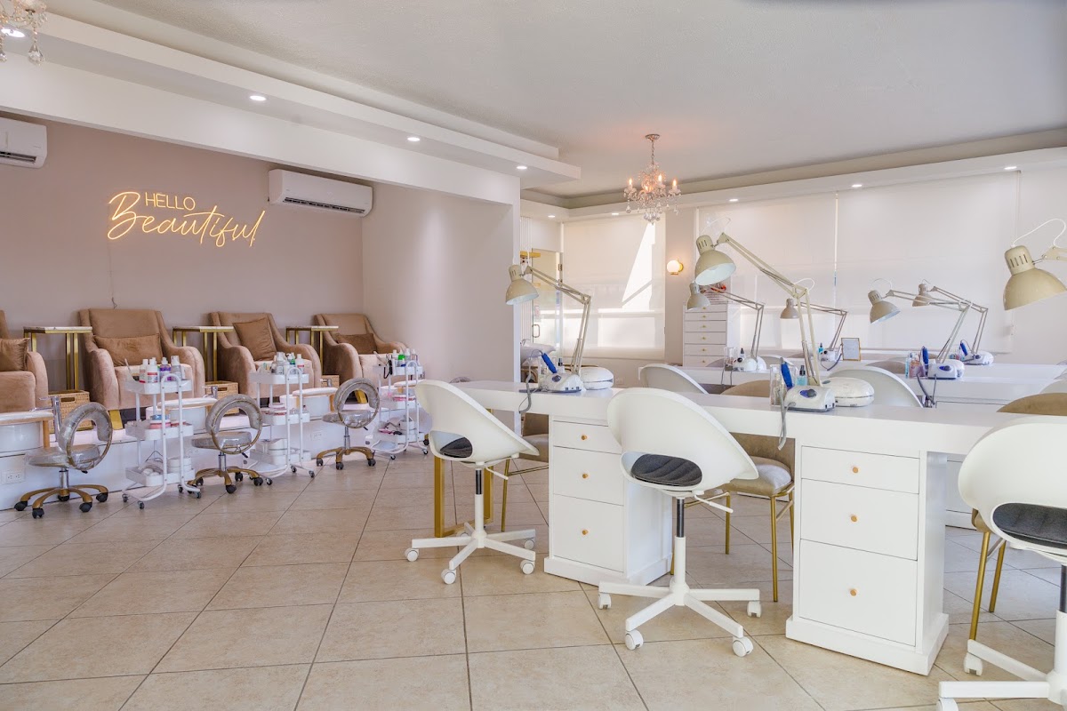 Isis Villalon Salon
