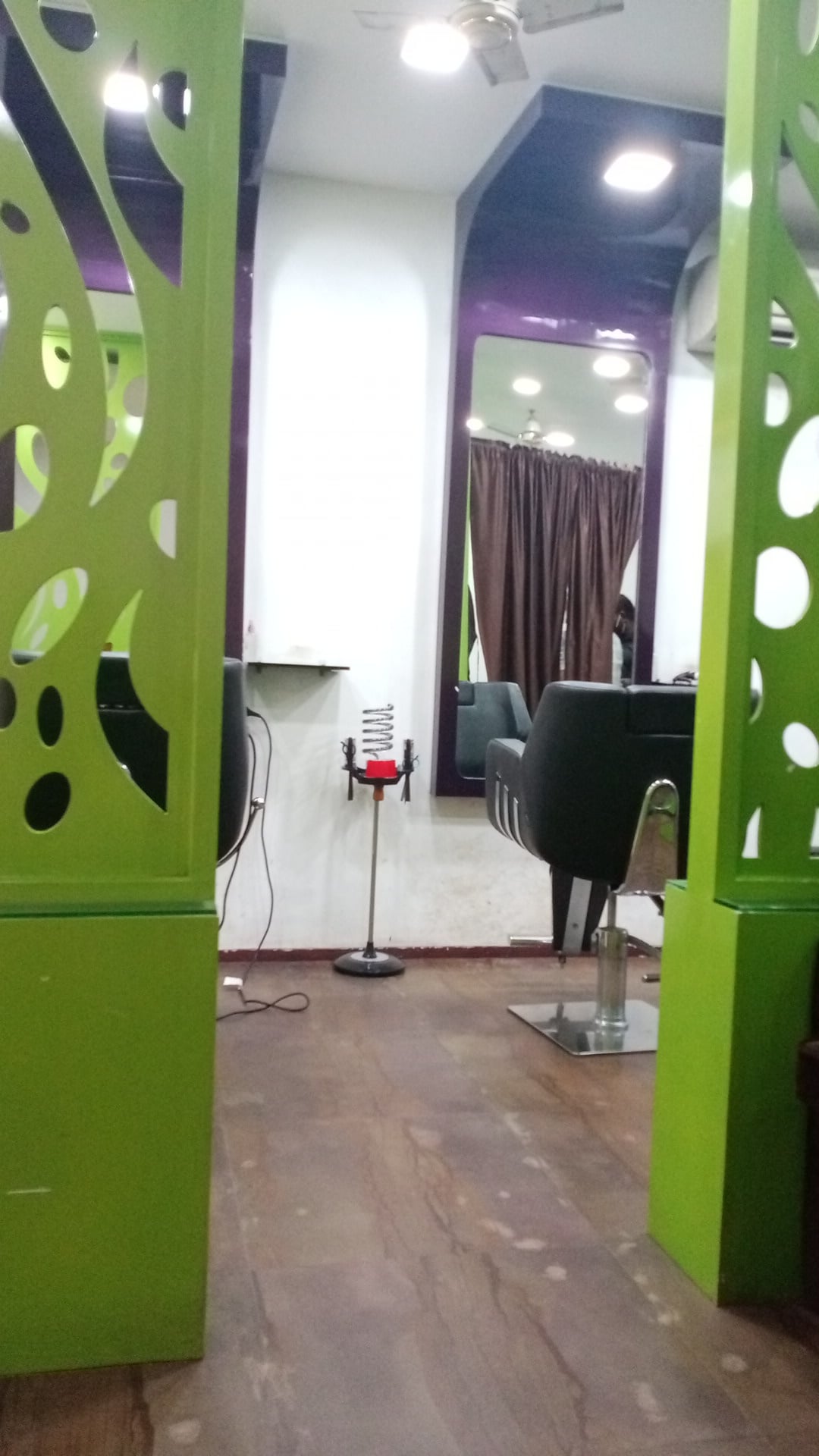 Murugan Hair Style & Beauty Parlour