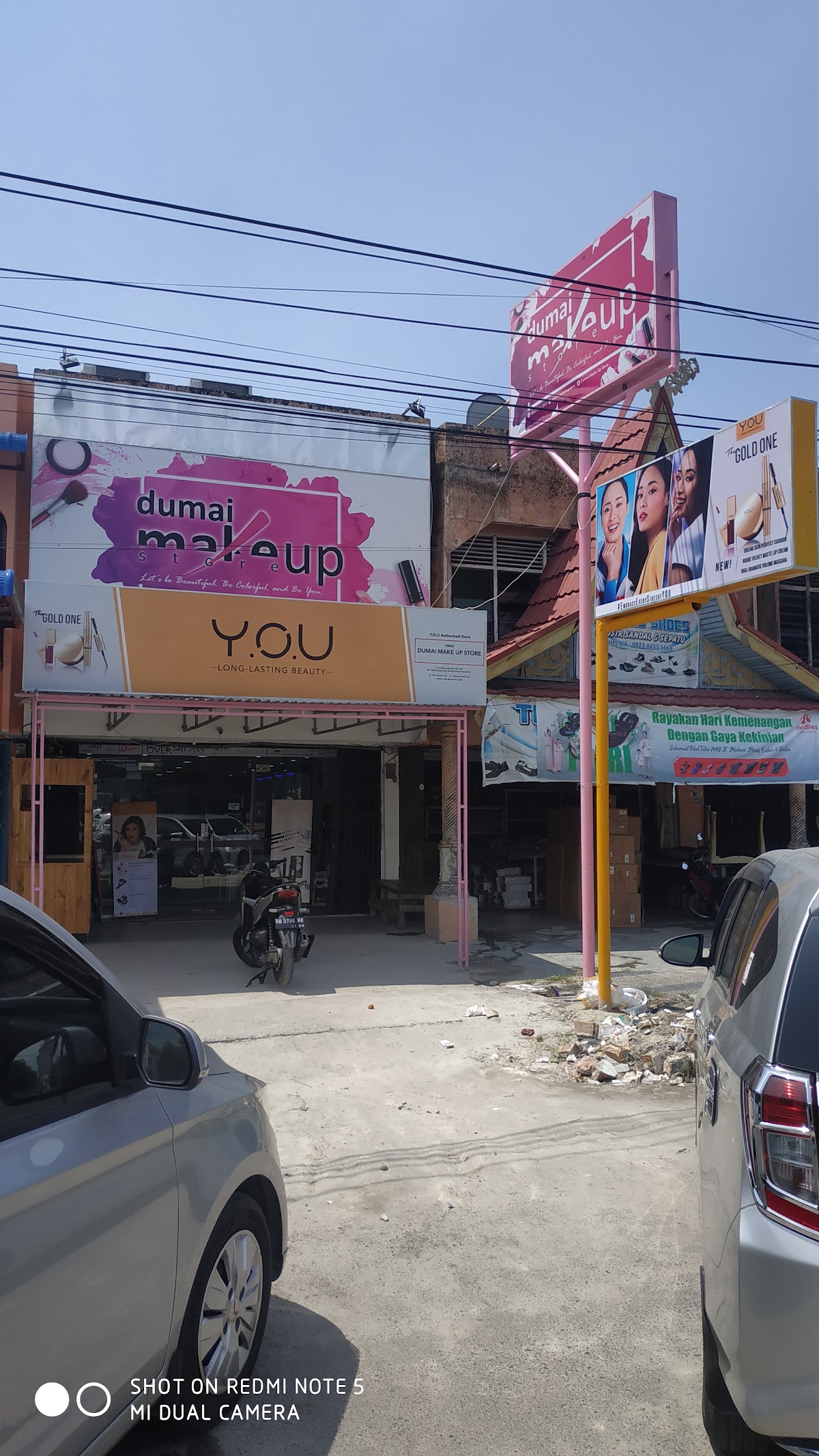 Dumai Make Up Store