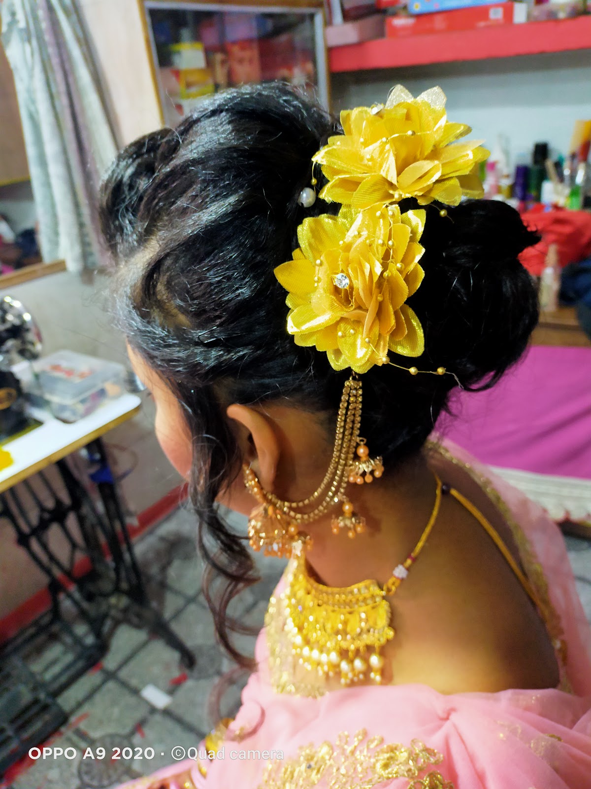 Pari Beauty Parlour