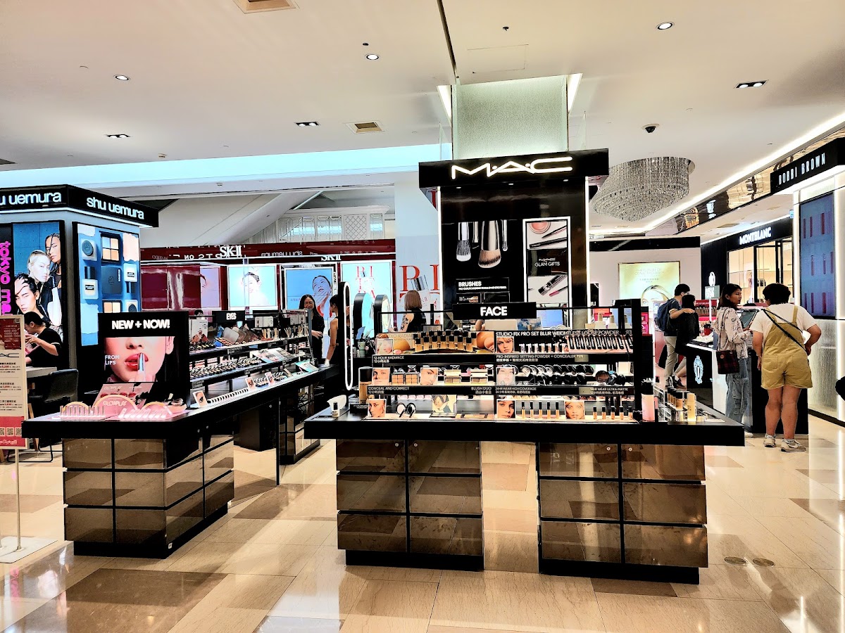 M·A·C Cosmetics Counter - Banqiao Far Eastern Department Store