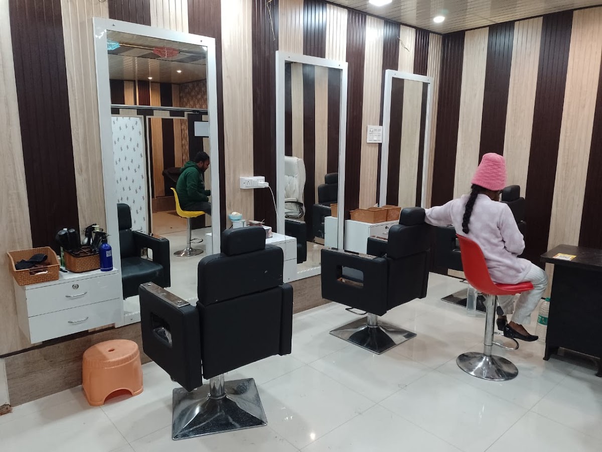 Gorgeous Women Salon