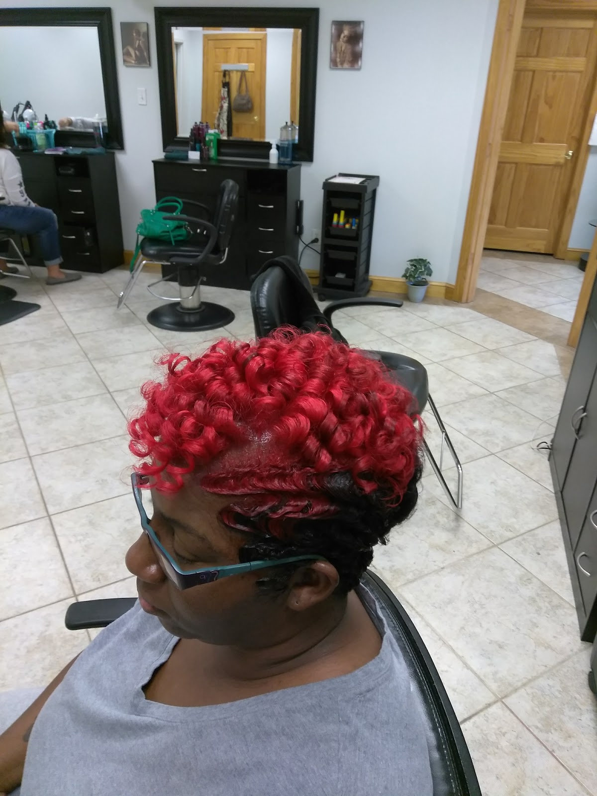 Studio 12 Salon