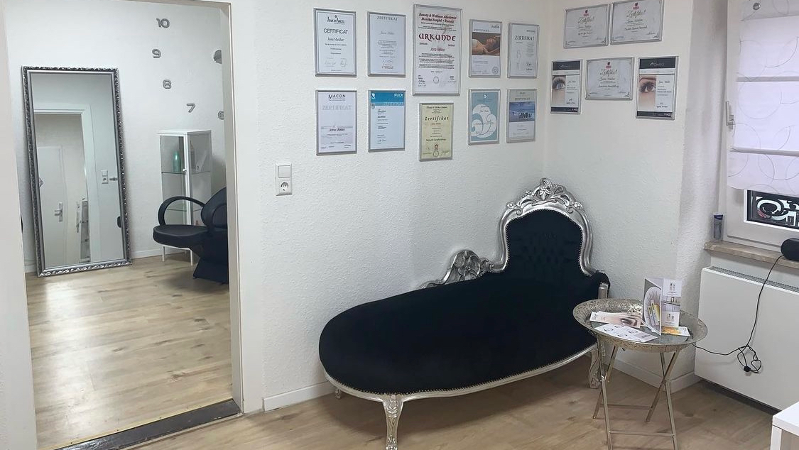 Beauty Lounge by Jana