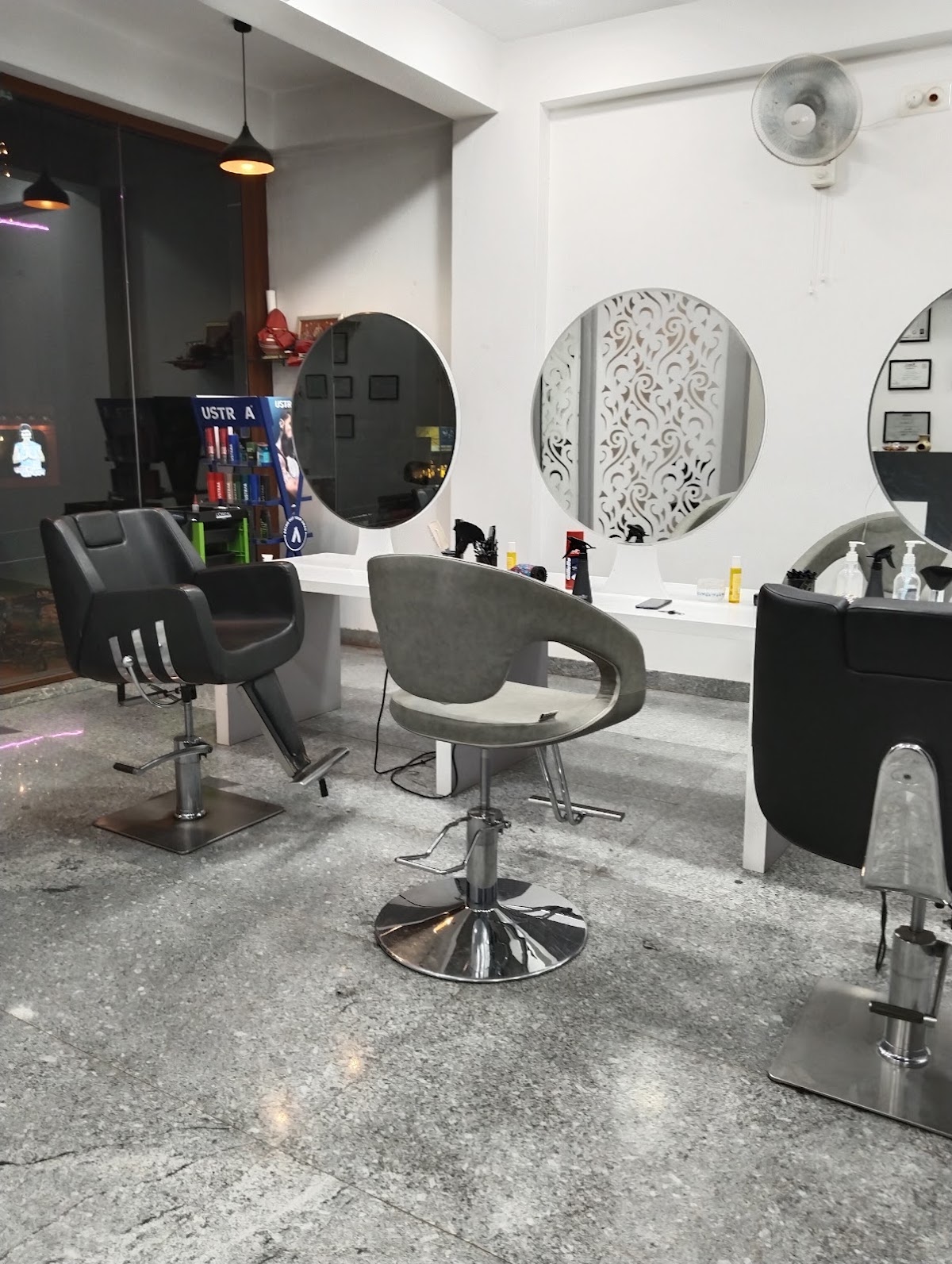 Magic Finger Unisex Salon