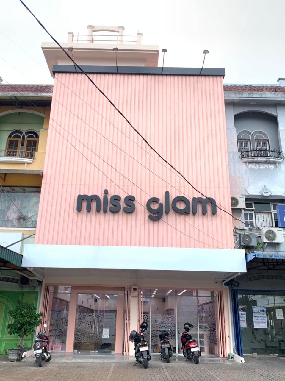 Miss Glam Siantar