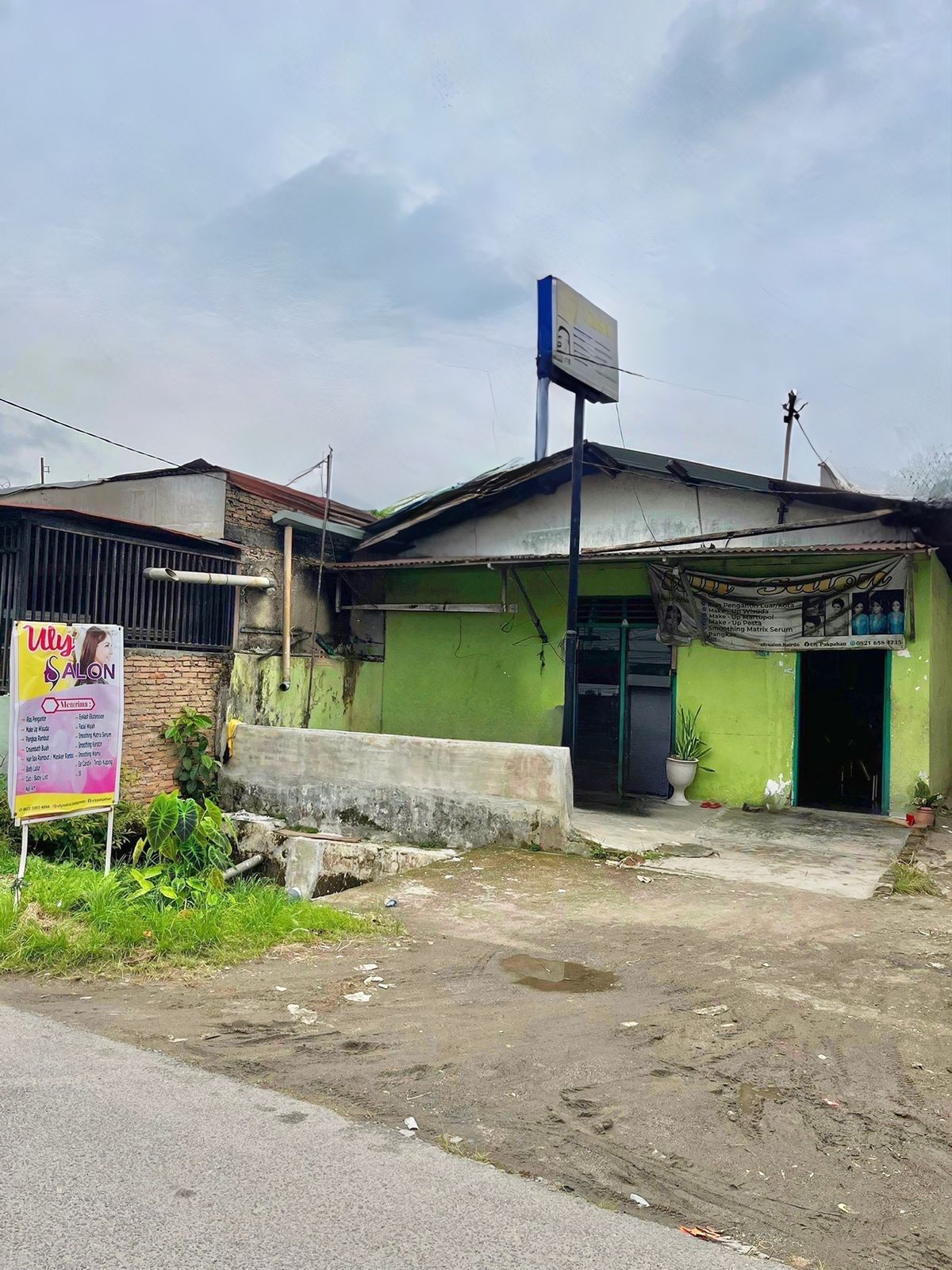 Uly Salon