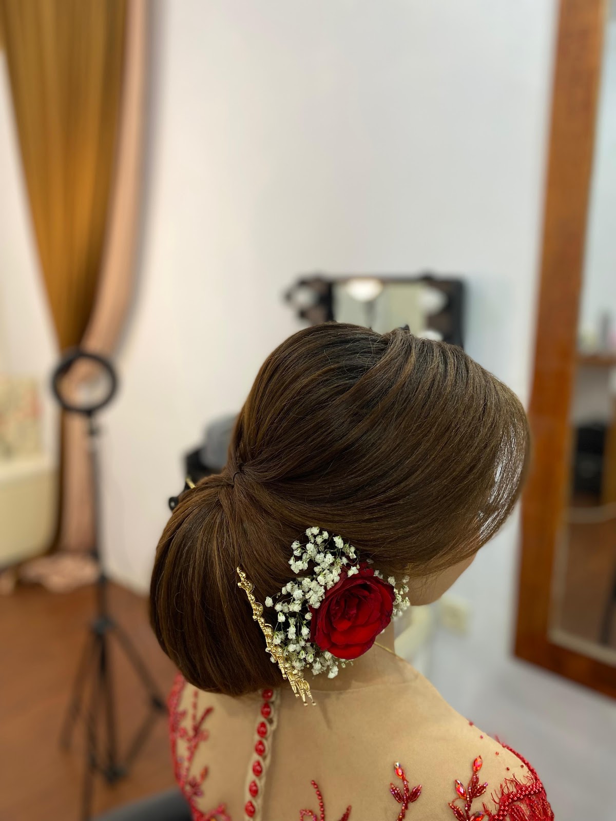 Saan Hair & Makeup Studio