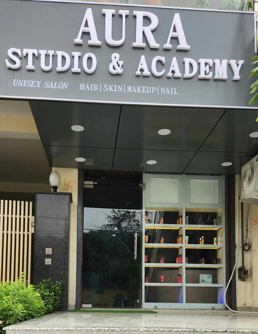 Aura studio & academy unisex salon
