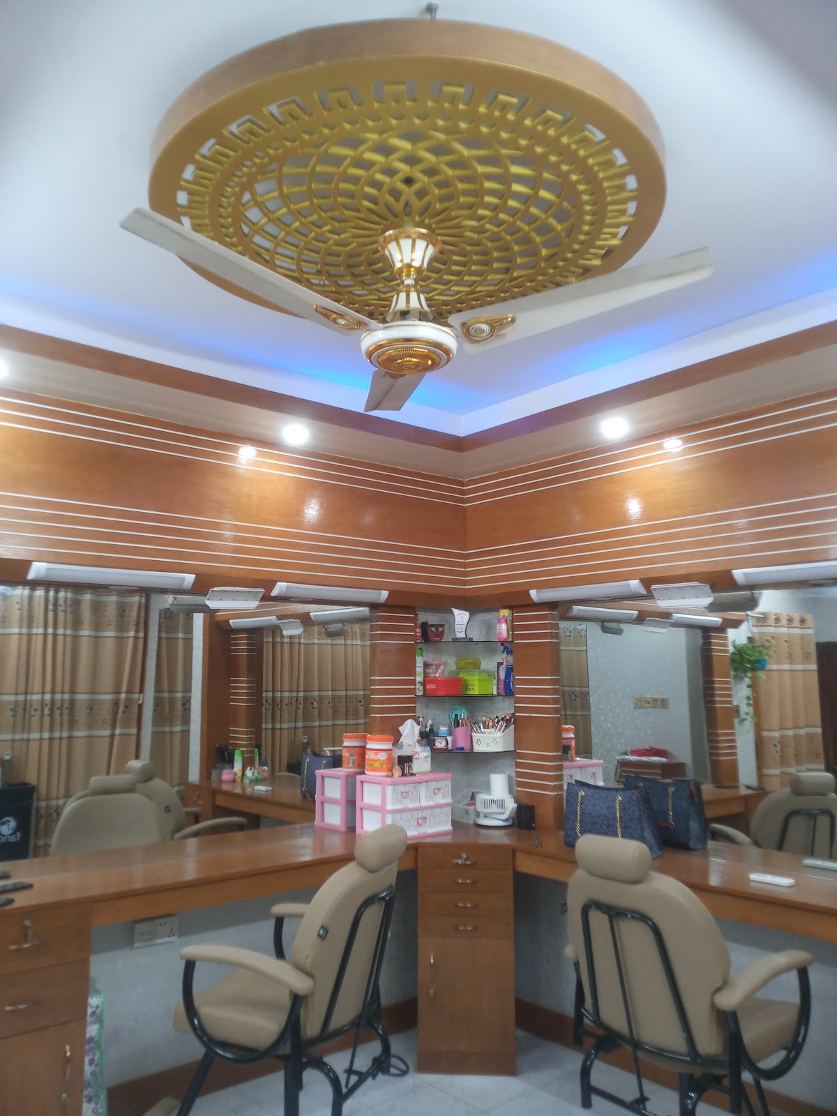 Look About Beauty Parlour