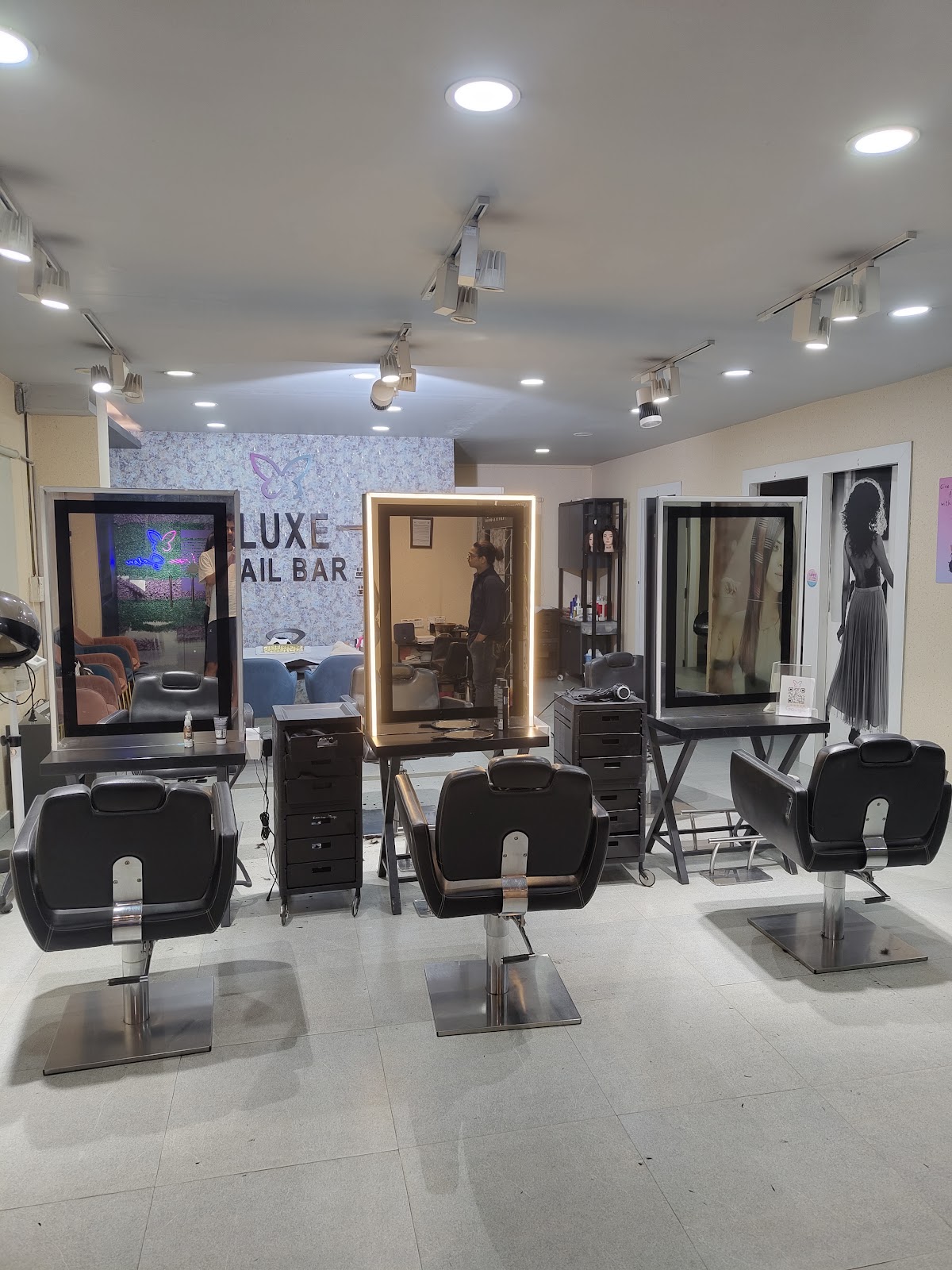 Luxe Salon
