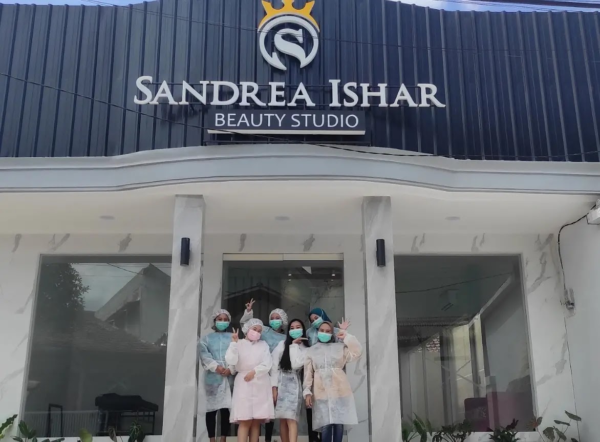 Sandrea Ishar Eyelash Jember