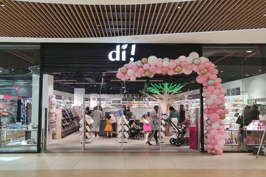 Di