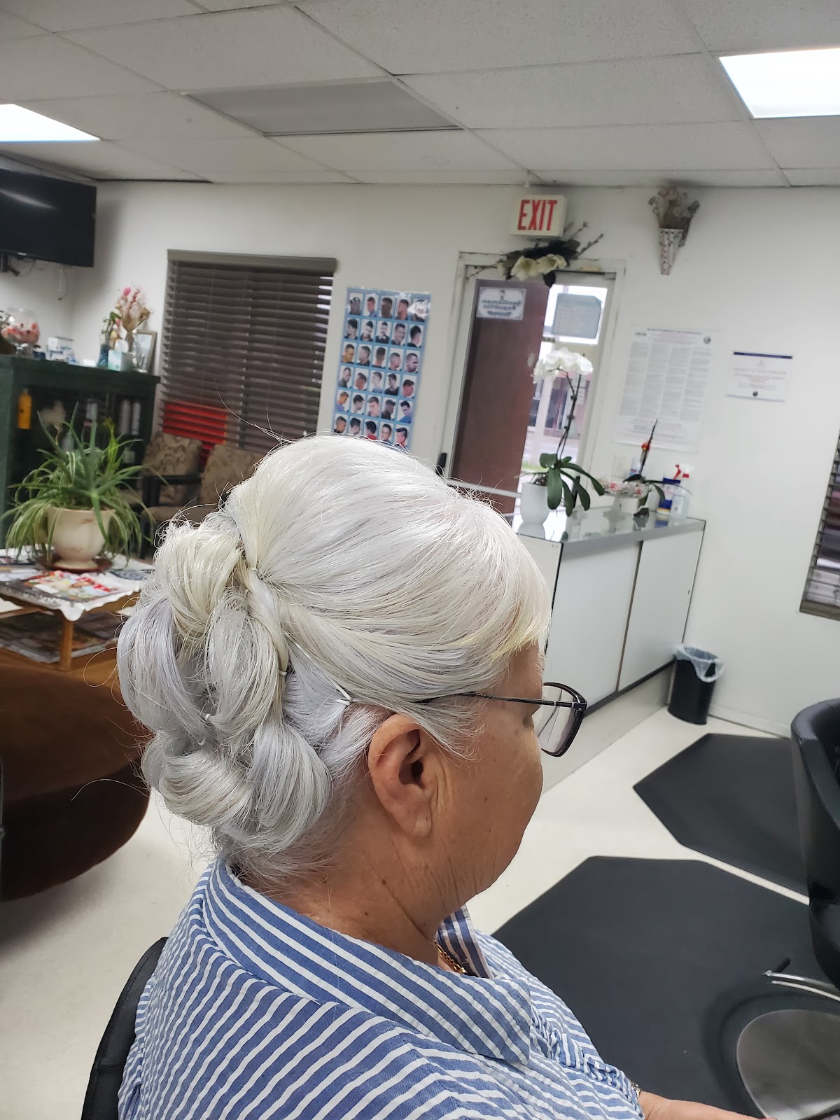 Kenia Hair Design & Beauty