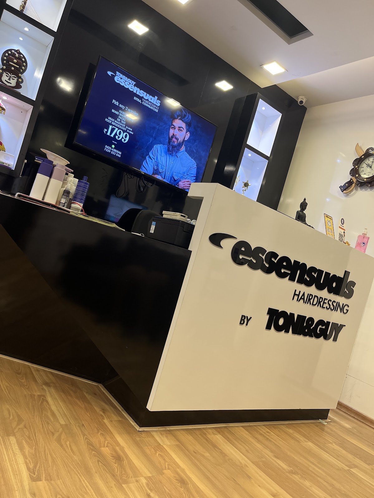 Essensuals Hairdressing by Toni & Guy, Sitra